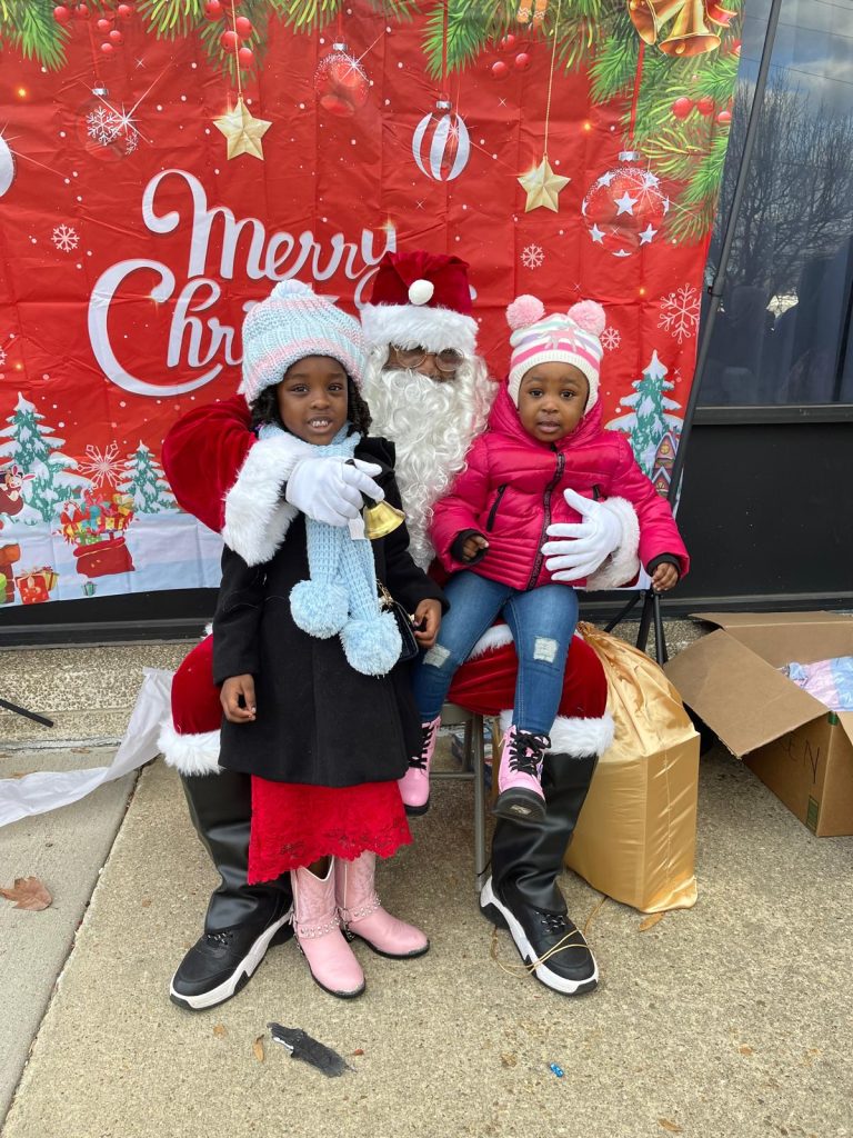 Read more about the article Project Better Life Intl in collaboration with The Potters Place Global Church. Santa Claus/ Father Christmas give away 2022